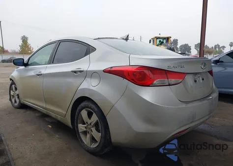 2011 Hyundai Elantra Gls (Ulsan Plant) z USA, uszkodzony, nr VIN KMHDH4AE7BU130733